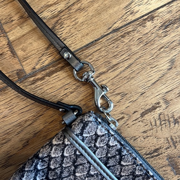 Coach Wristlet Snakeskin & Leather Clutch Handbag Bag - Picture 5 of 10